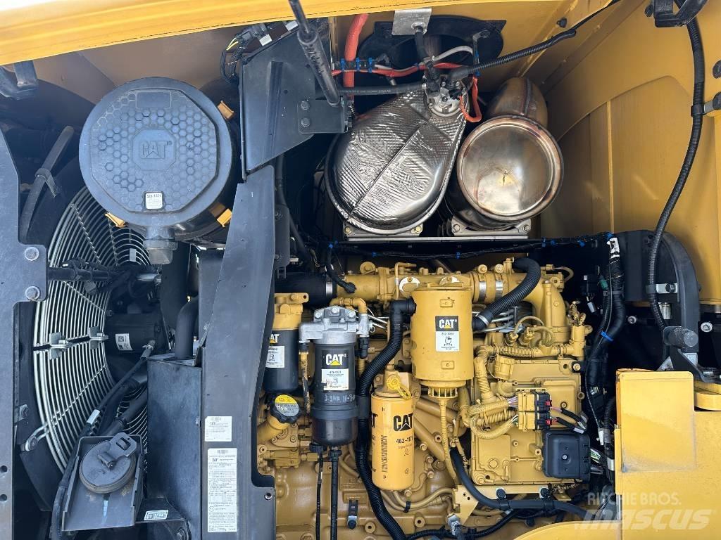 CAT 938M Kolesni nakladalci
