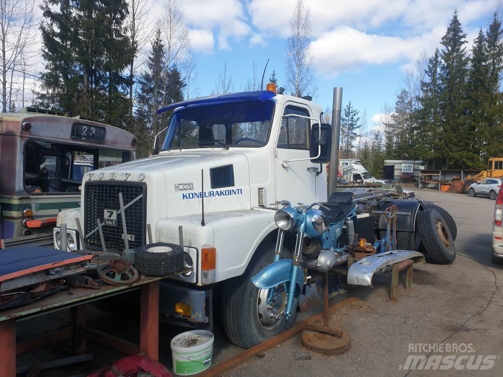 Volvo N7 4X2 Razstavljivi tovornjaki z žičnimi dvigali
