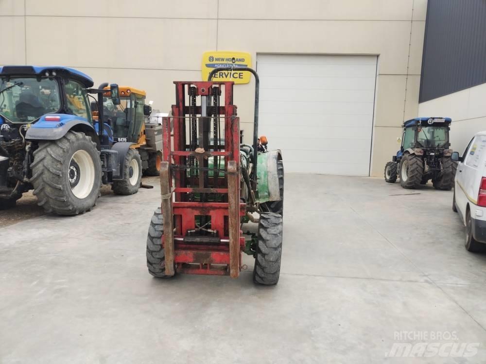 John Deere 2450 Traktorji