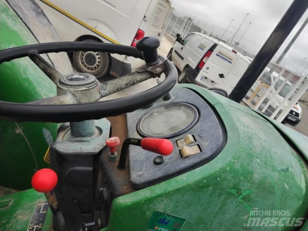 John Deere 2450 Traktorji