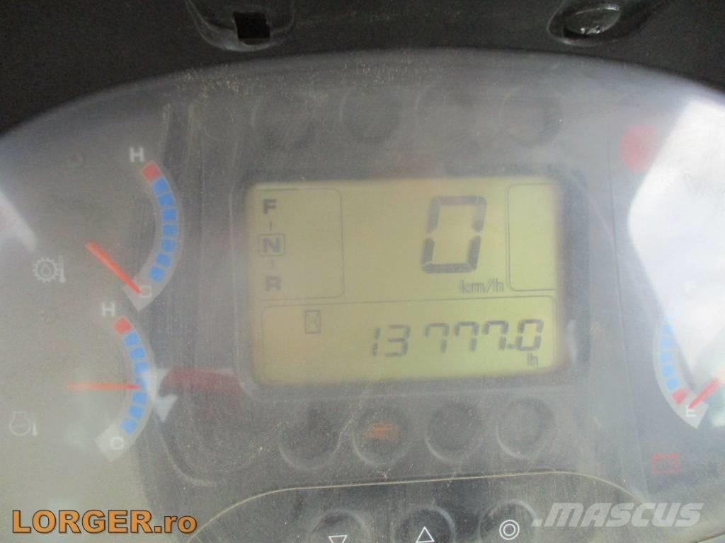 Hitachi ZW 250 Kolesni nakladalci