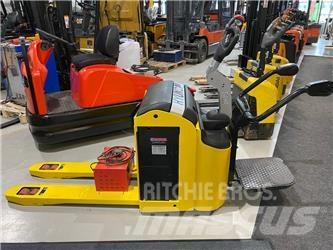 Hyundai 22EP9-7N Električni nizko dvižni viličar s stojiščem
