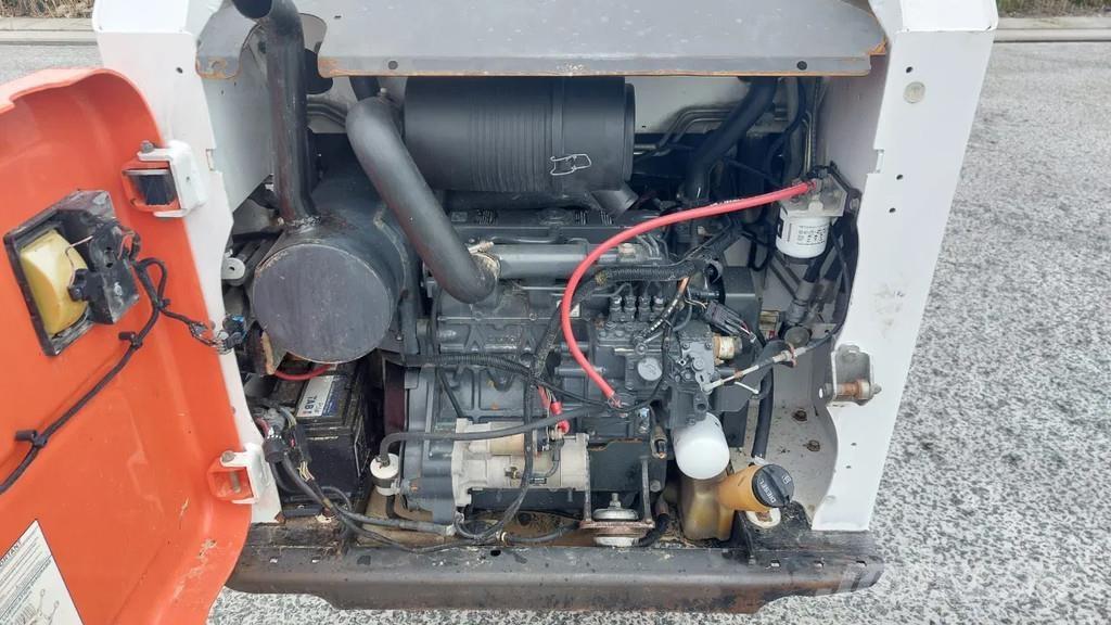 Bobcat S450 Kolesni nakladalci