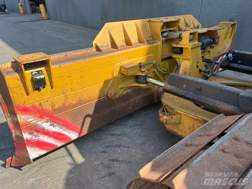 CAT D 6 N LGP Buldožerji goseničarji