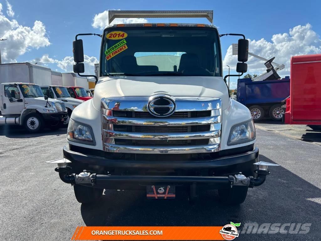 Hino 338 Tovornjaki za vodo