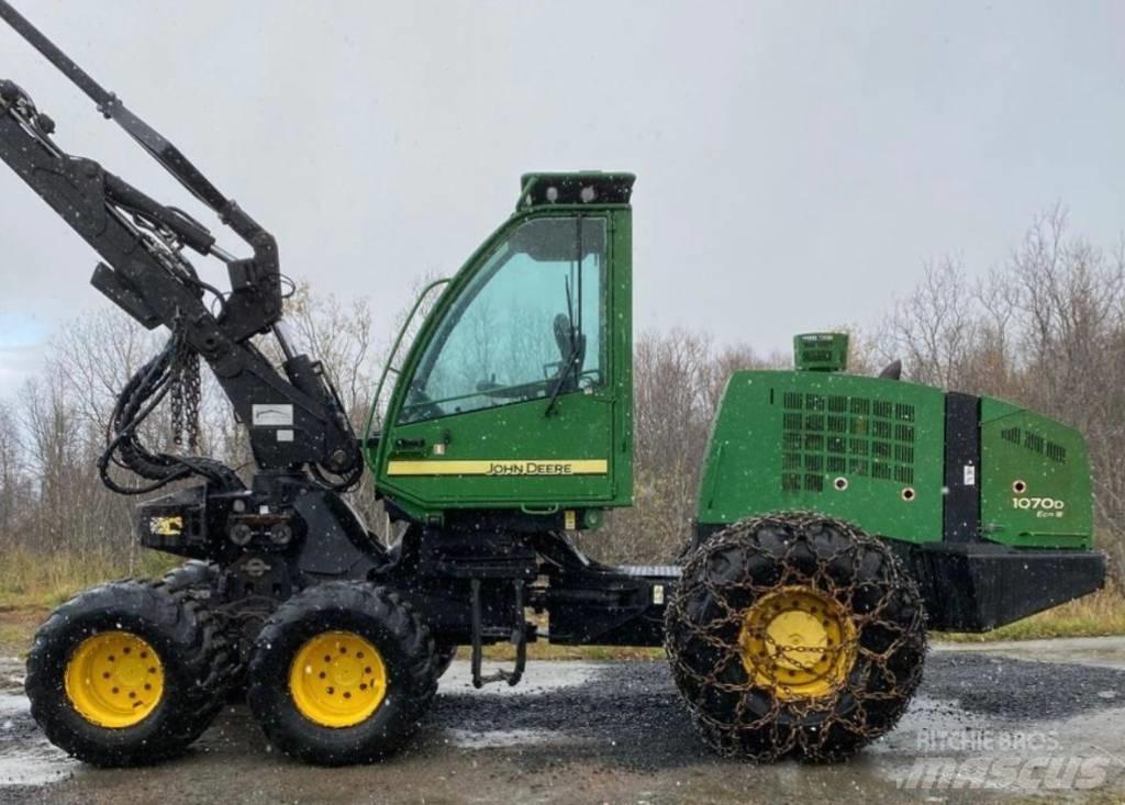 John Deere 1070 D Harvesterji