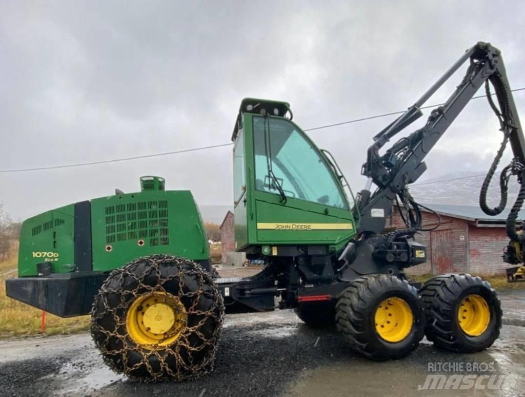 John Deere 1070 D Harvesterji