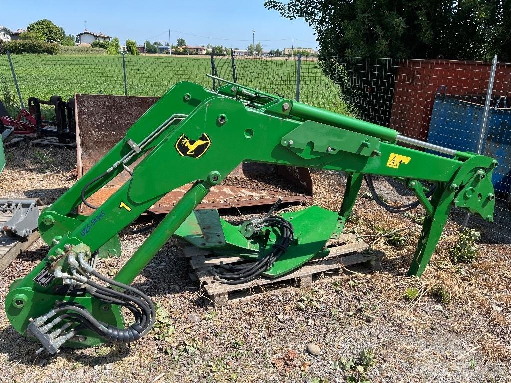 John Deere 731 Čelni nakladalci in kopači