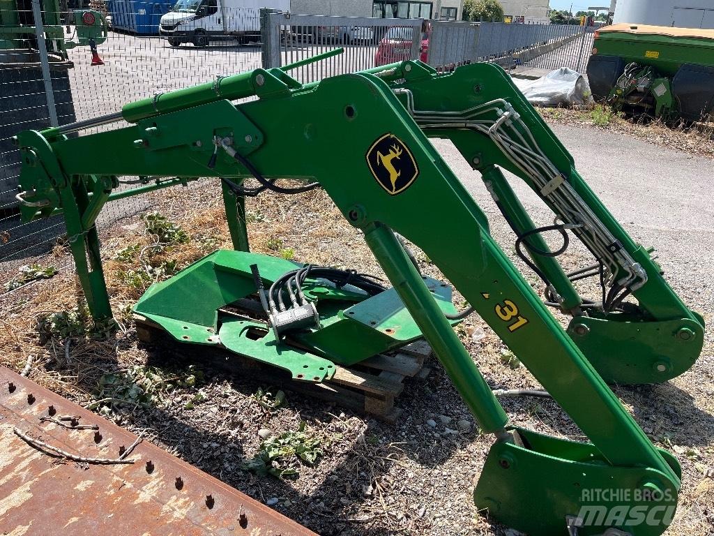 John Deere 731 Čelni nakladalci in kopači