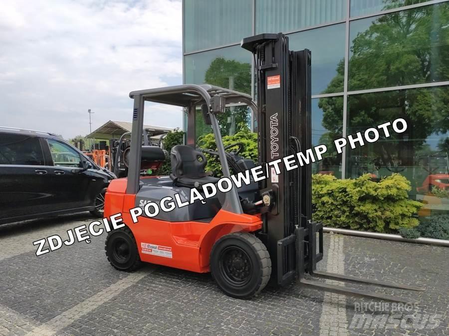 Toyota 42-7FGF20 Plinski viličarji