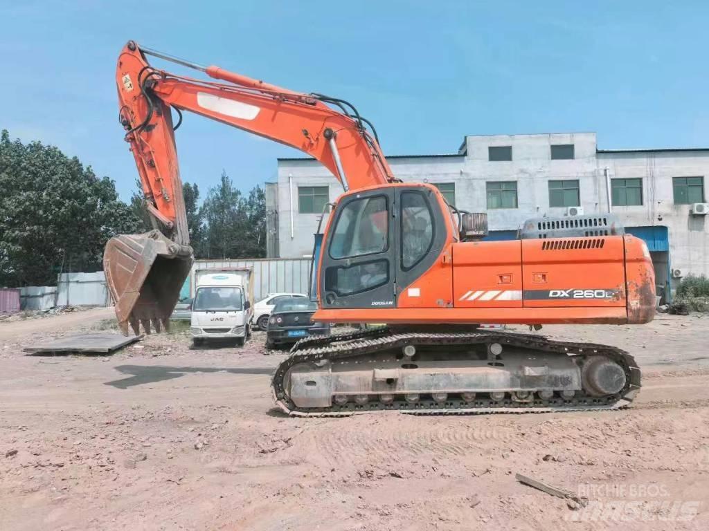 Doosan DX260 Bagri goseničarji