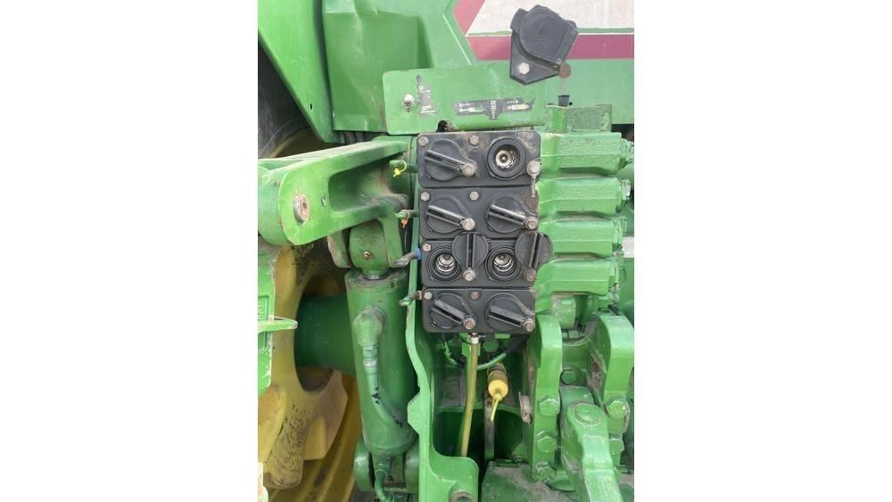 John Deere 8410 Traktorji