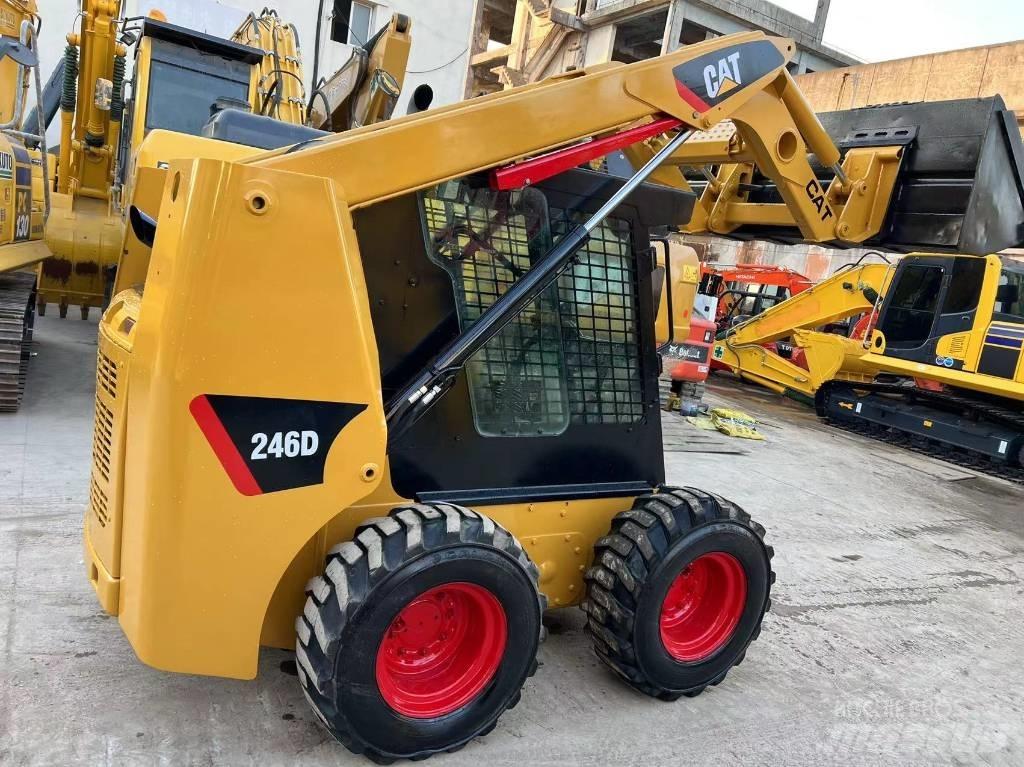 CAT 246D Skid steer mini nakladalci
