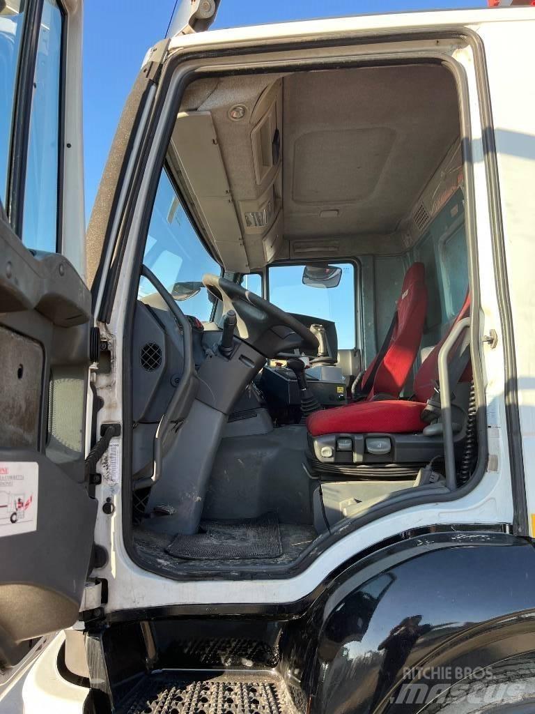 Iveco Stralis-360 Razstavljivi tovornjaki z žičnimi dvigali