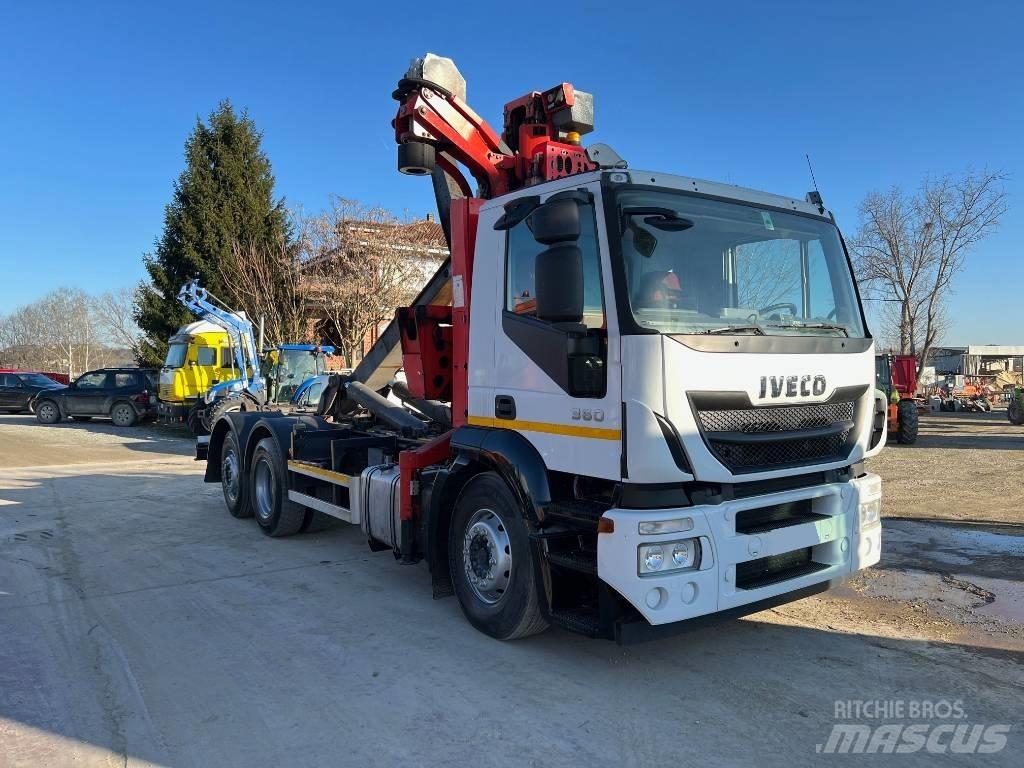 Iveco Stralis-360 Razstavljivi tovornjaki z žičnimi dvigali