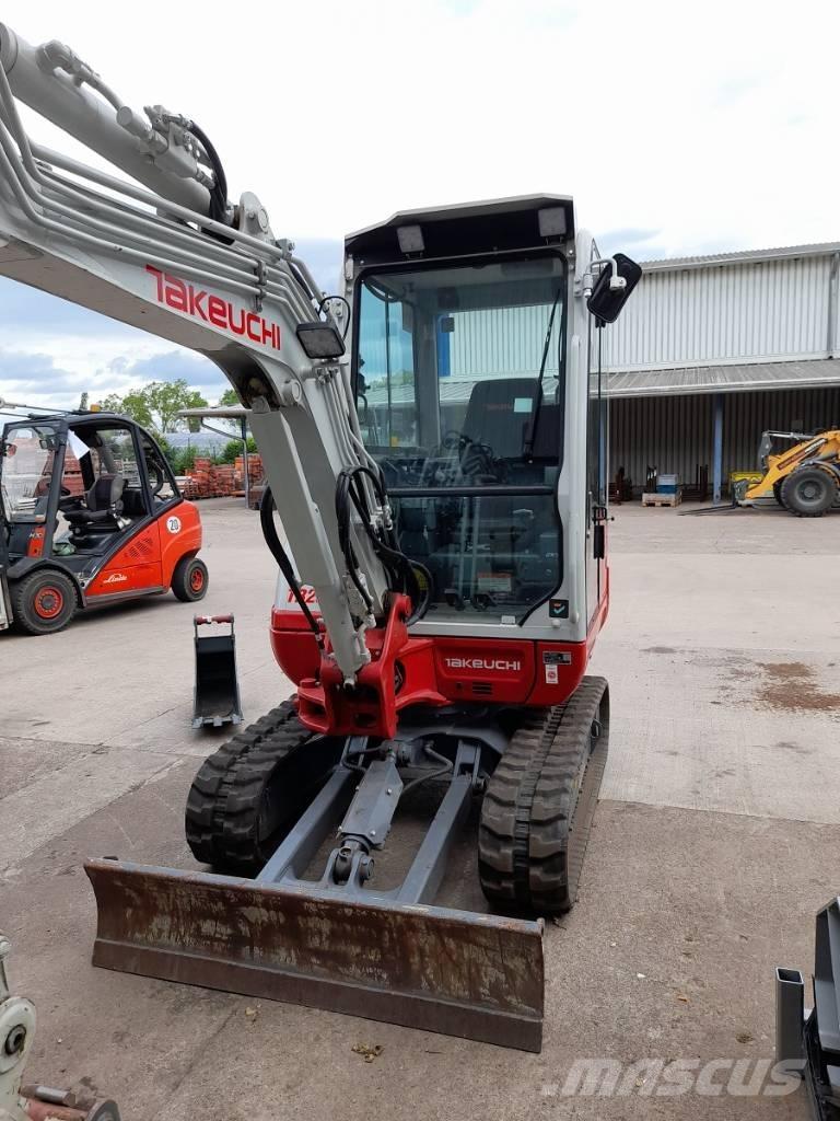 Takeuchi TB 230 Mini bagri <7t