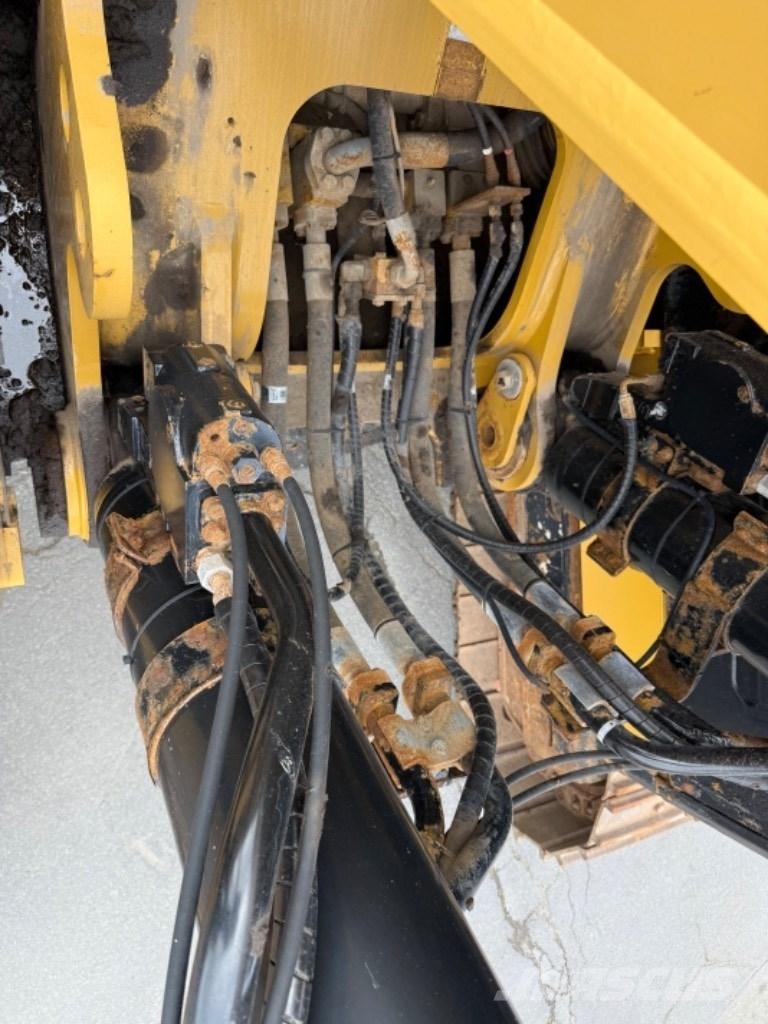 CAT 374 F L Bagri goseničarji