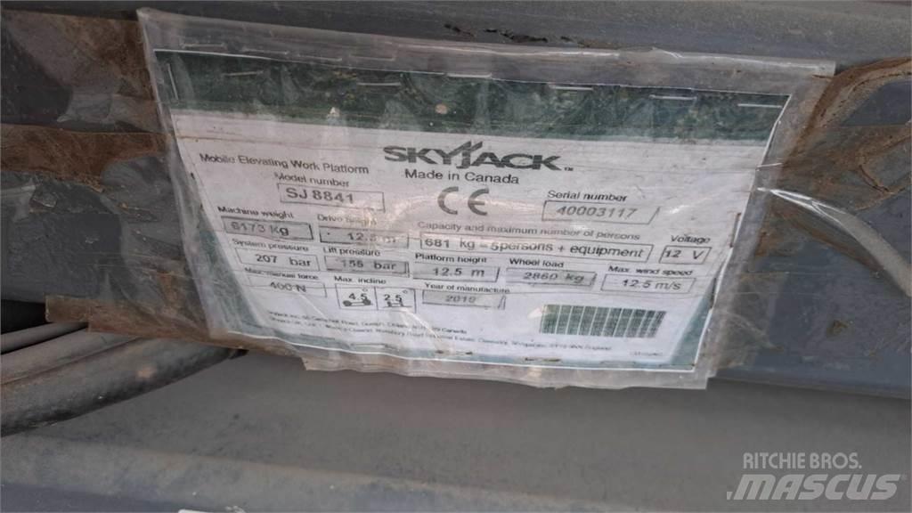 SkyJack 8841RT Škarjaste dvižne ploščadi