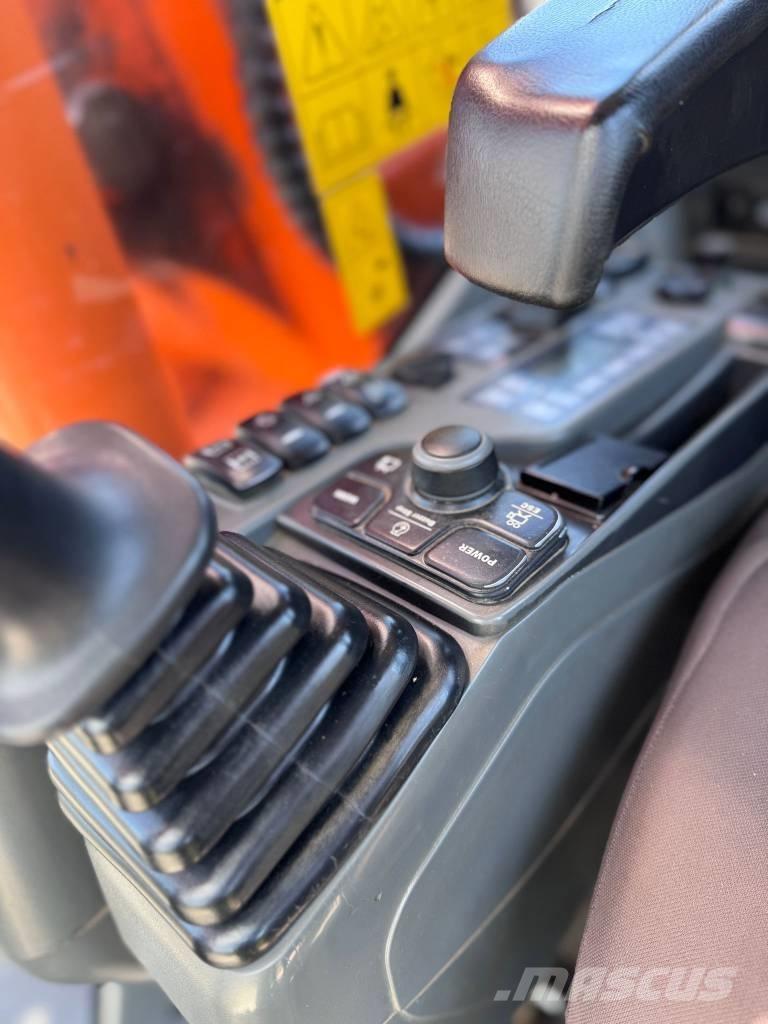 Doosan DX 140 W-3 Bagri na kolesih