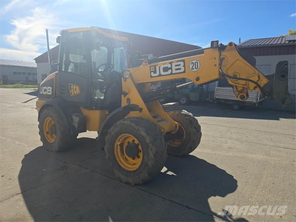 JCB TM 220 Kolesni nakladalci
