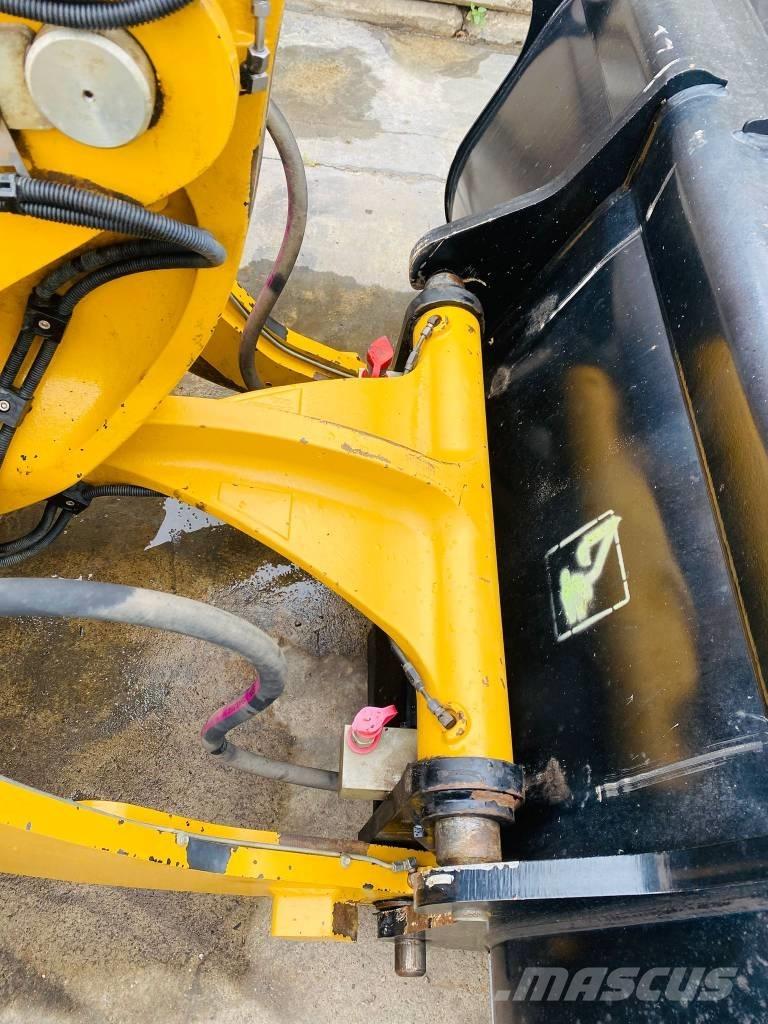 CAT 908-14a Kolesni nakladalci