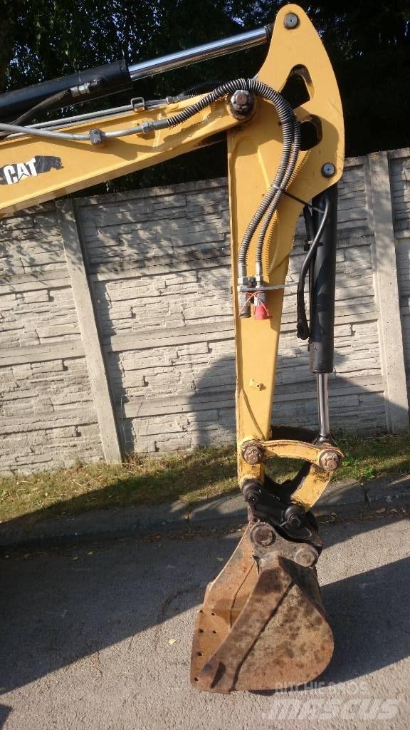 CAT 302.7 D Midi bagri 7t – 12t