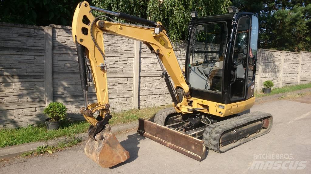 CAT 302.7 D Midi bagri 7t – 12t