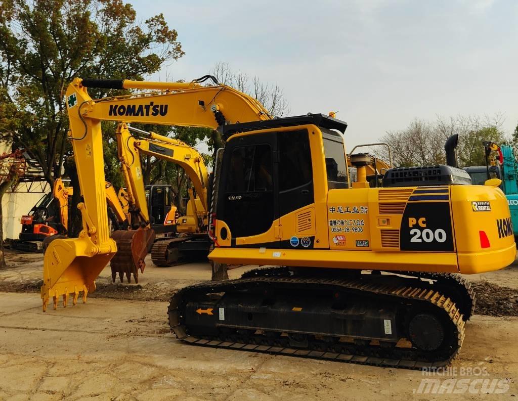 Komatsu PC200 Bagri goseničarji