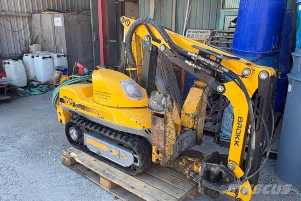 Brokk 100 Rušilni bagri