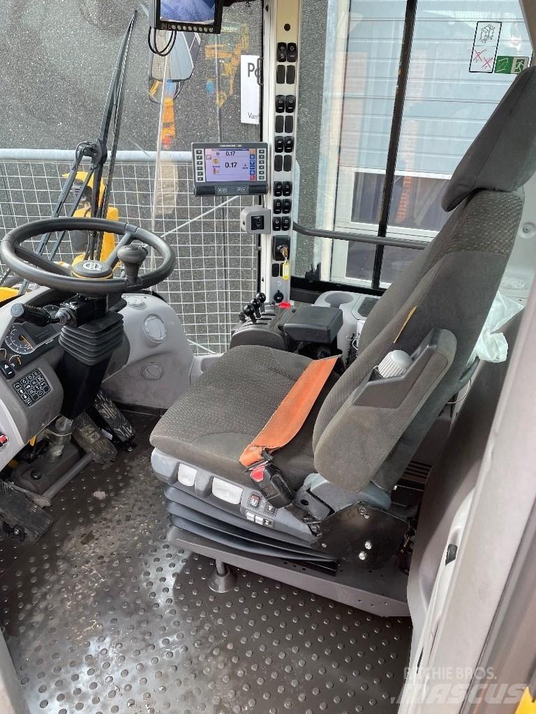 Volvo L90H Kolesni nakladalci