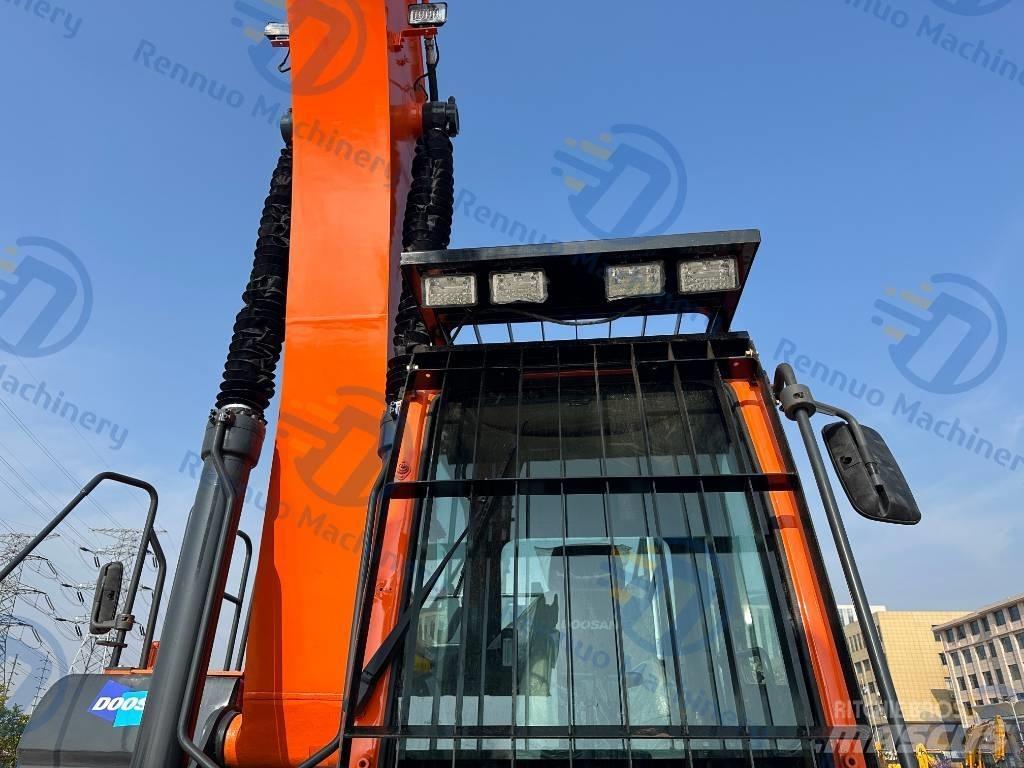 Doosan DX 300LC-9C Bagri goseničarji