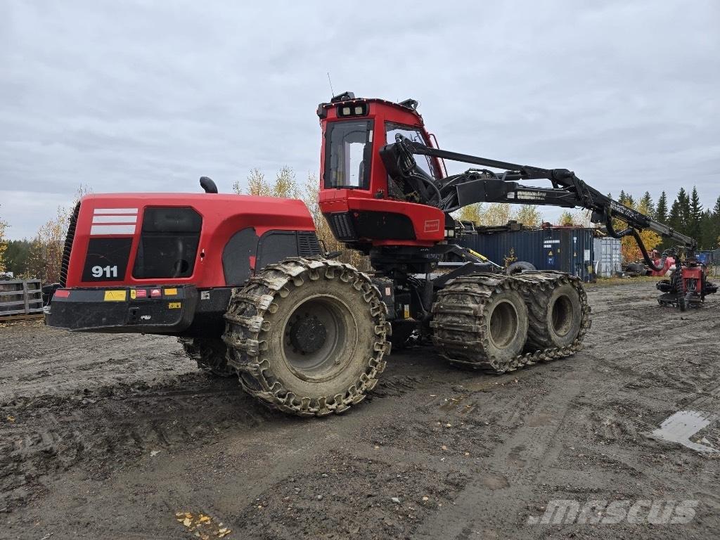 Komatsu 911.7 Harvesterji