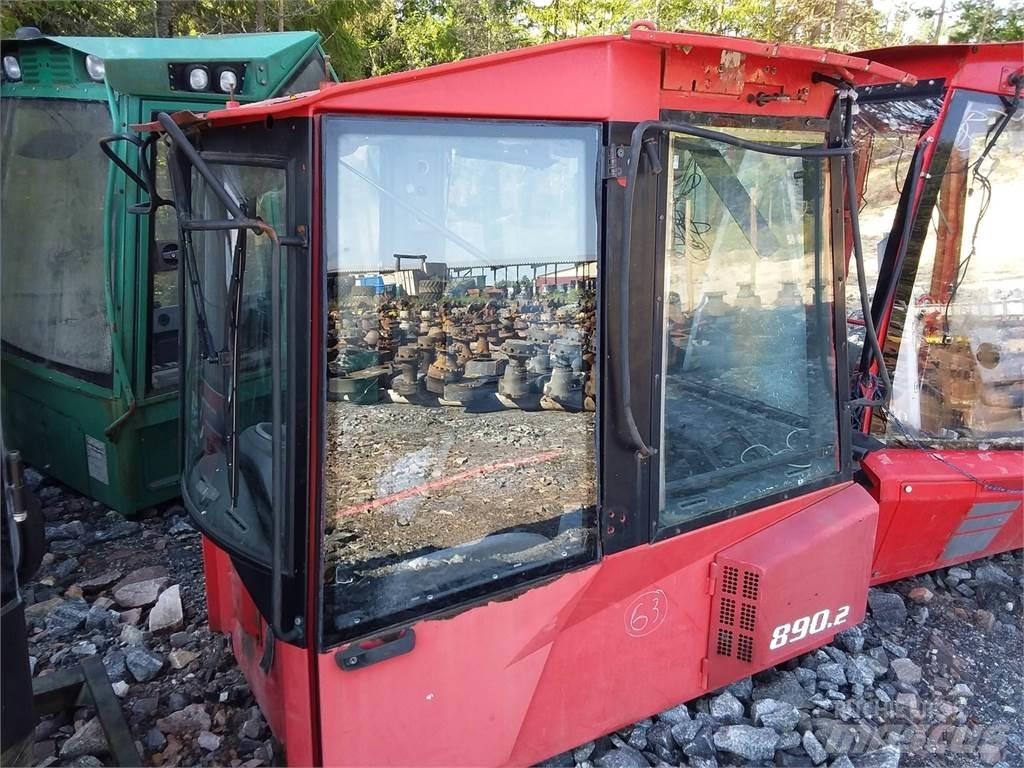 Valmet 890.2 Kabine in notranjost