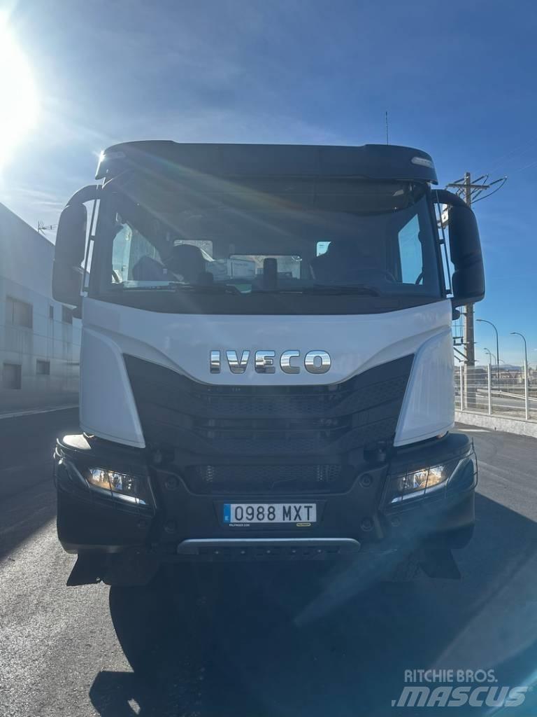 Iveco T-WAY 450 Tovornjaki z žerjavom