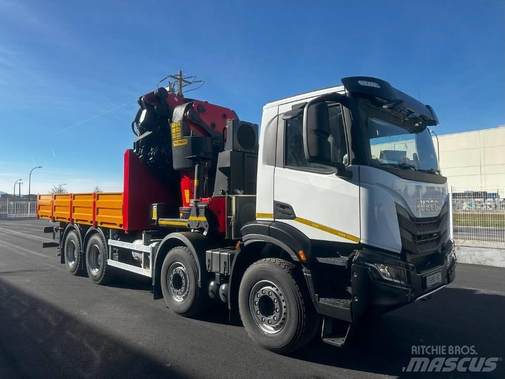 Iveco T-WAY 450 Tovornjaki z žerjavom