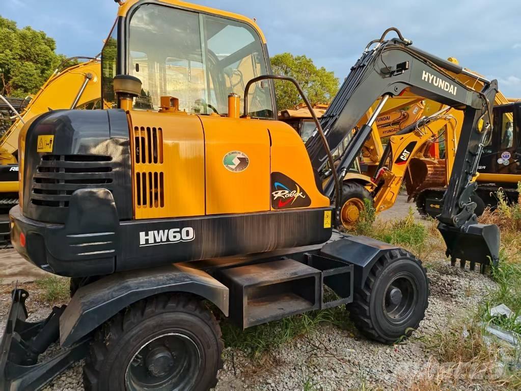 Hyundai 60 W Bagri na kolesih