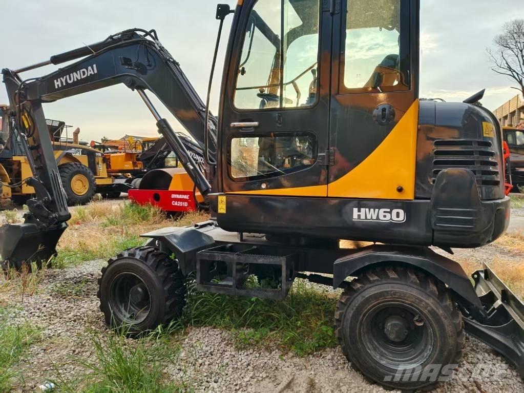 Hyundai 60 W Bagri na kolesih