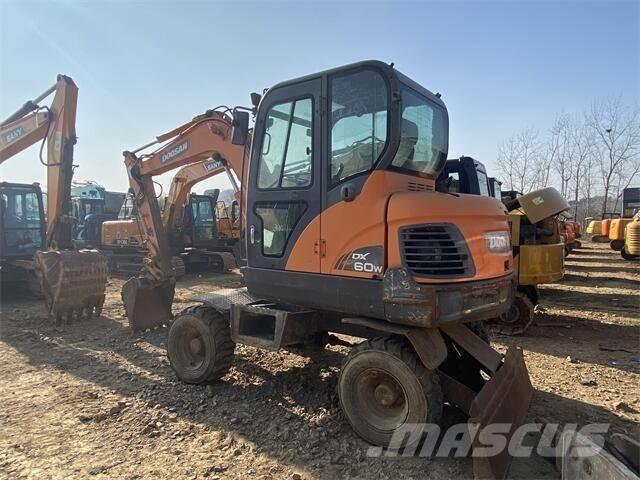 Doosan DX60W Bagri na kolesih