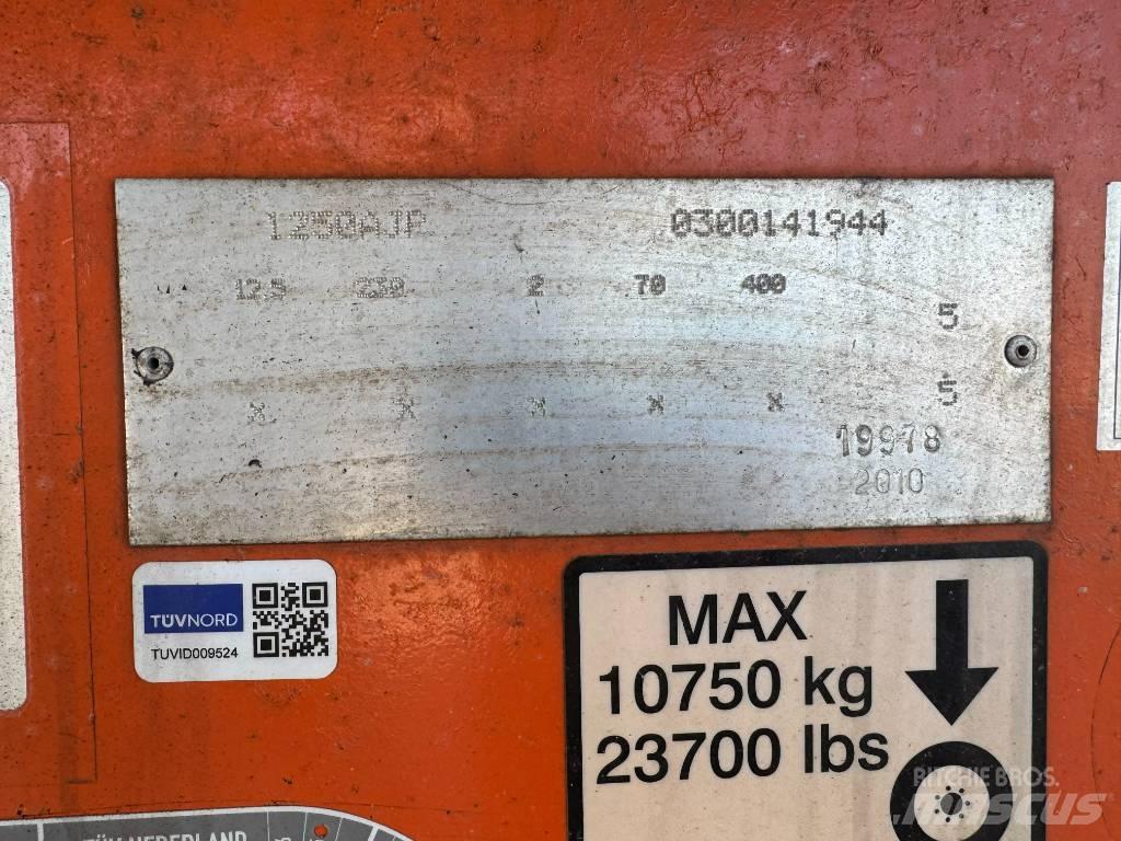 JLG 1250AJPG Zglobne dvižne ploščadi