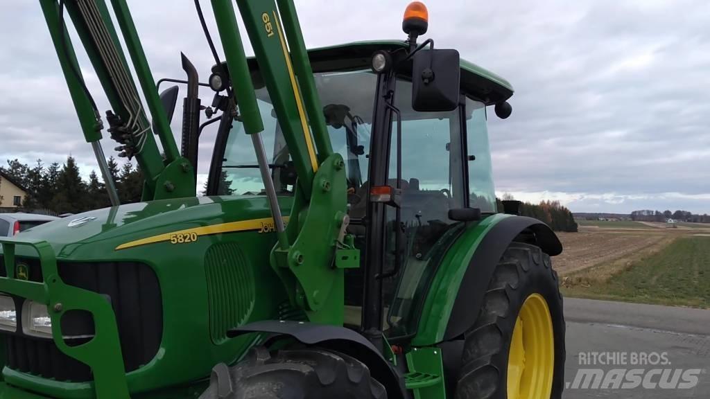 John Deere 5820 Traktorji
