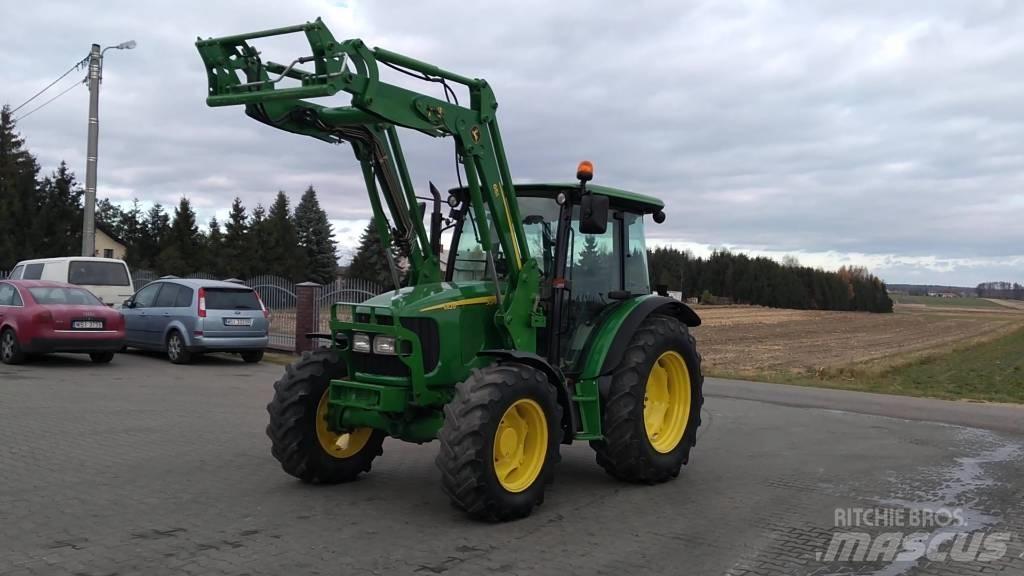 John Deere 5820 Traktorji