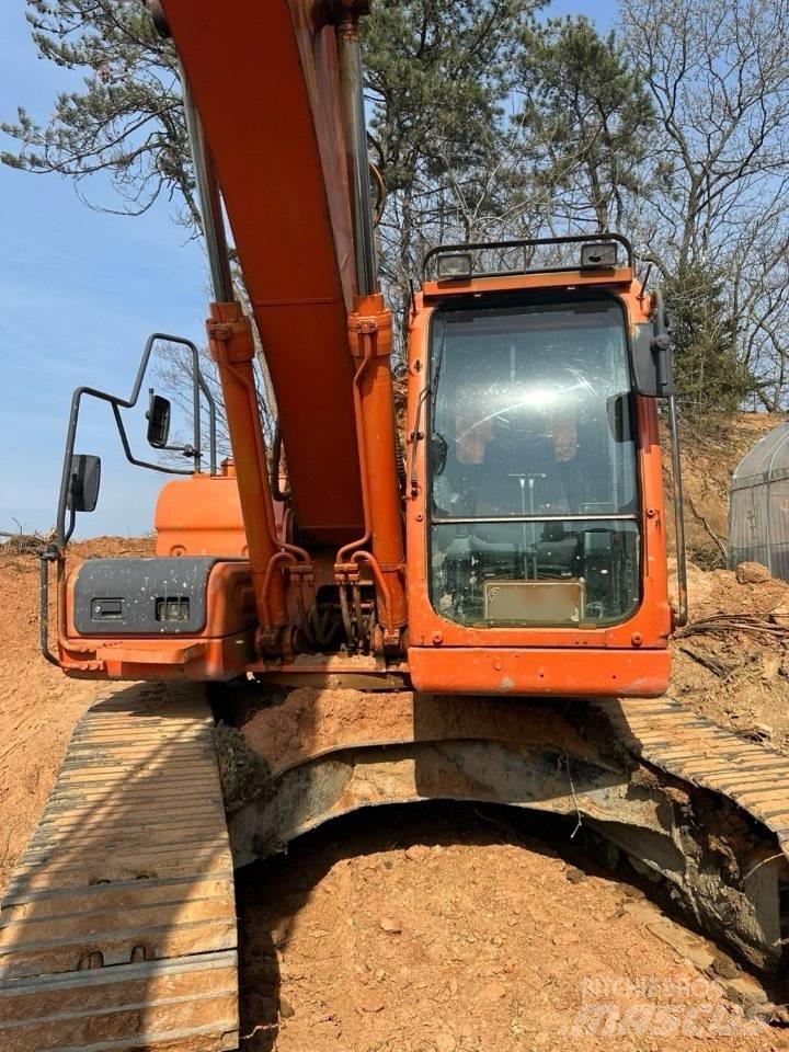 Doosan DX 220 LCA Bagri goseničarji