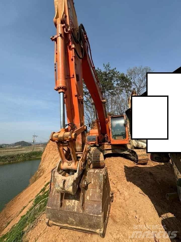 Doosan DX 220 LCA Bagri goseničarji