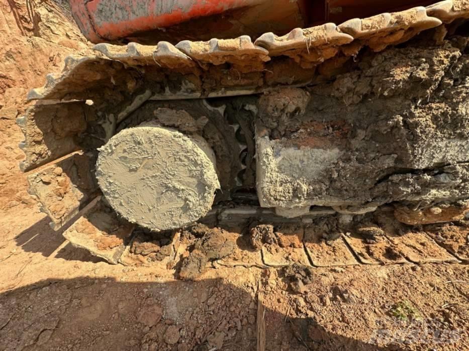Doosan DX 220 LCA Bagri goseničarji