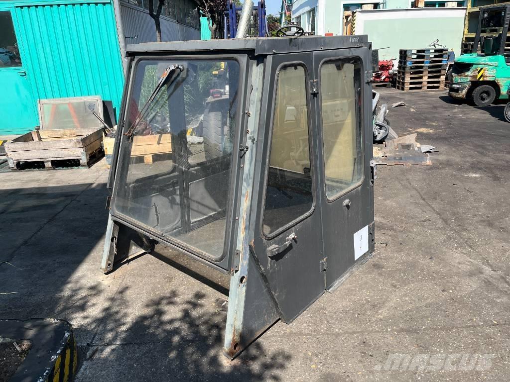 Nissan CABIN W-1038 Kabine in notranjost