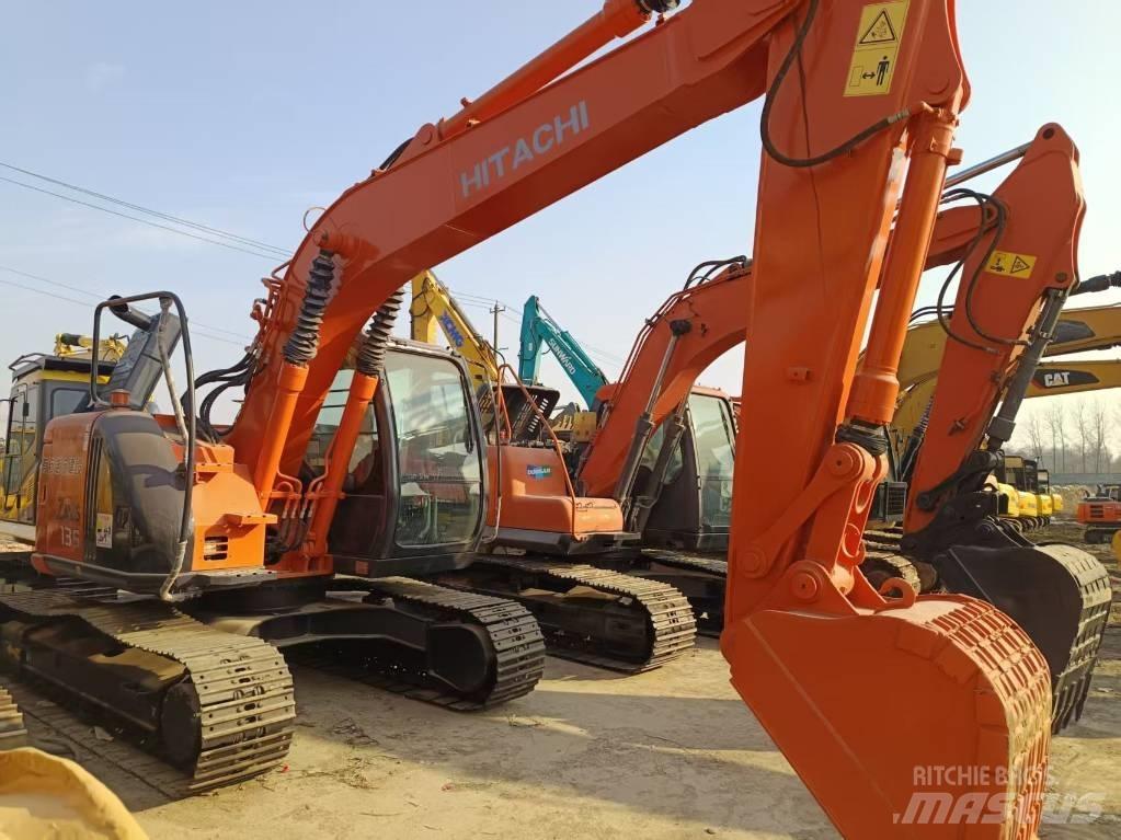 Hitachi ZX135 Bagri goseničarji