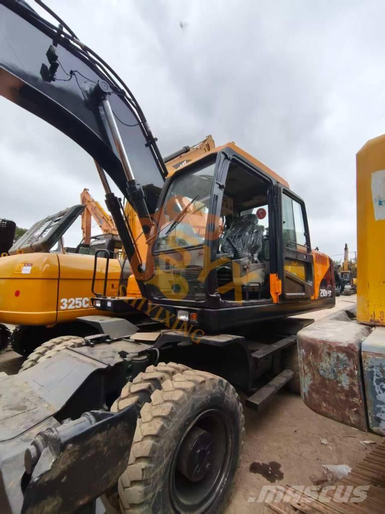 Hyundai 210W-9 Bagri goseničarji