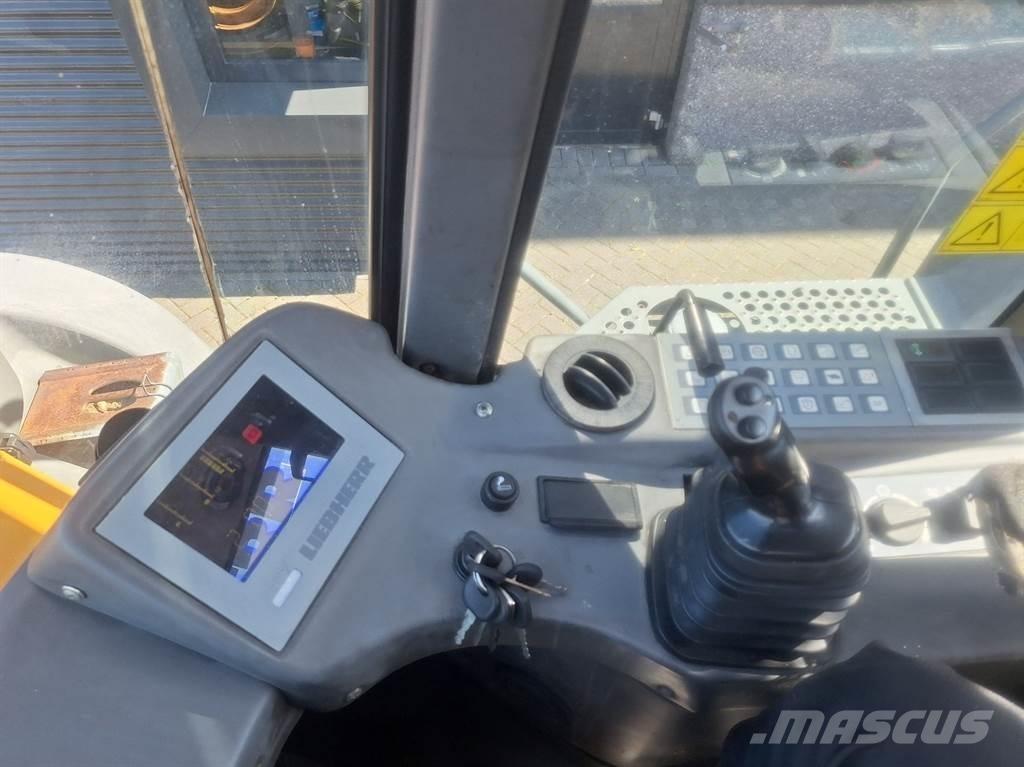 Liebherr L580 Kolesni nakladalci