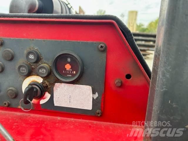 Moffett M5500 Terenski viličar
