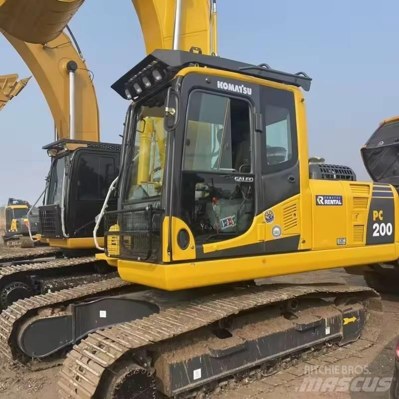 Komatsu PC 200 Bagri goseničarji